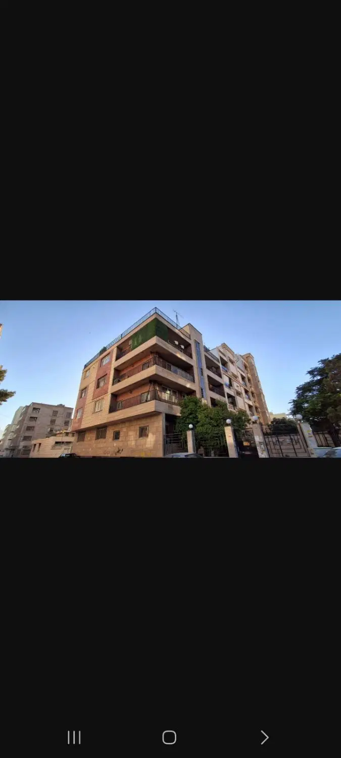 آپارتمان ۱۳۰ متری ملکی