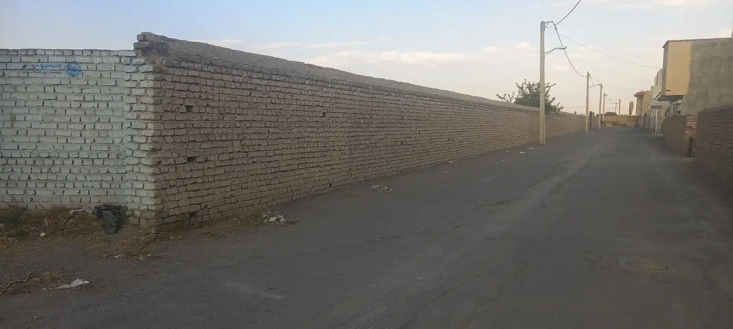 ۳۳۰متر زمین مسکونی چهار دیواری