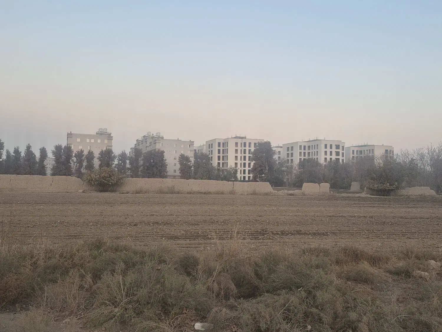 ۱۹۰۰۰ هزار متر زمین چسبیده به بافت چهاردانگه گلشهر