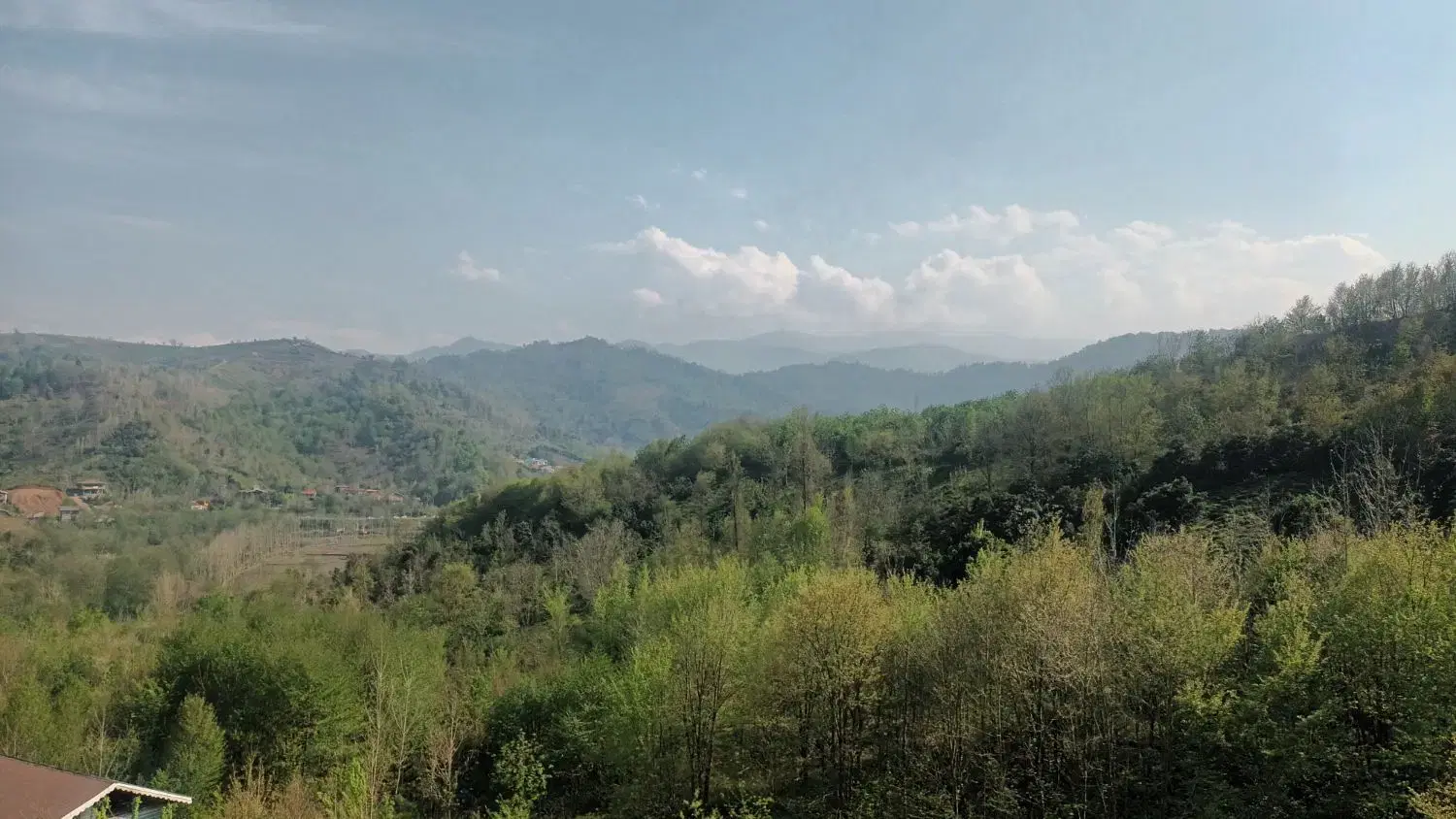 سیصدوبیست متر بر جاده روستا متری سه تومن