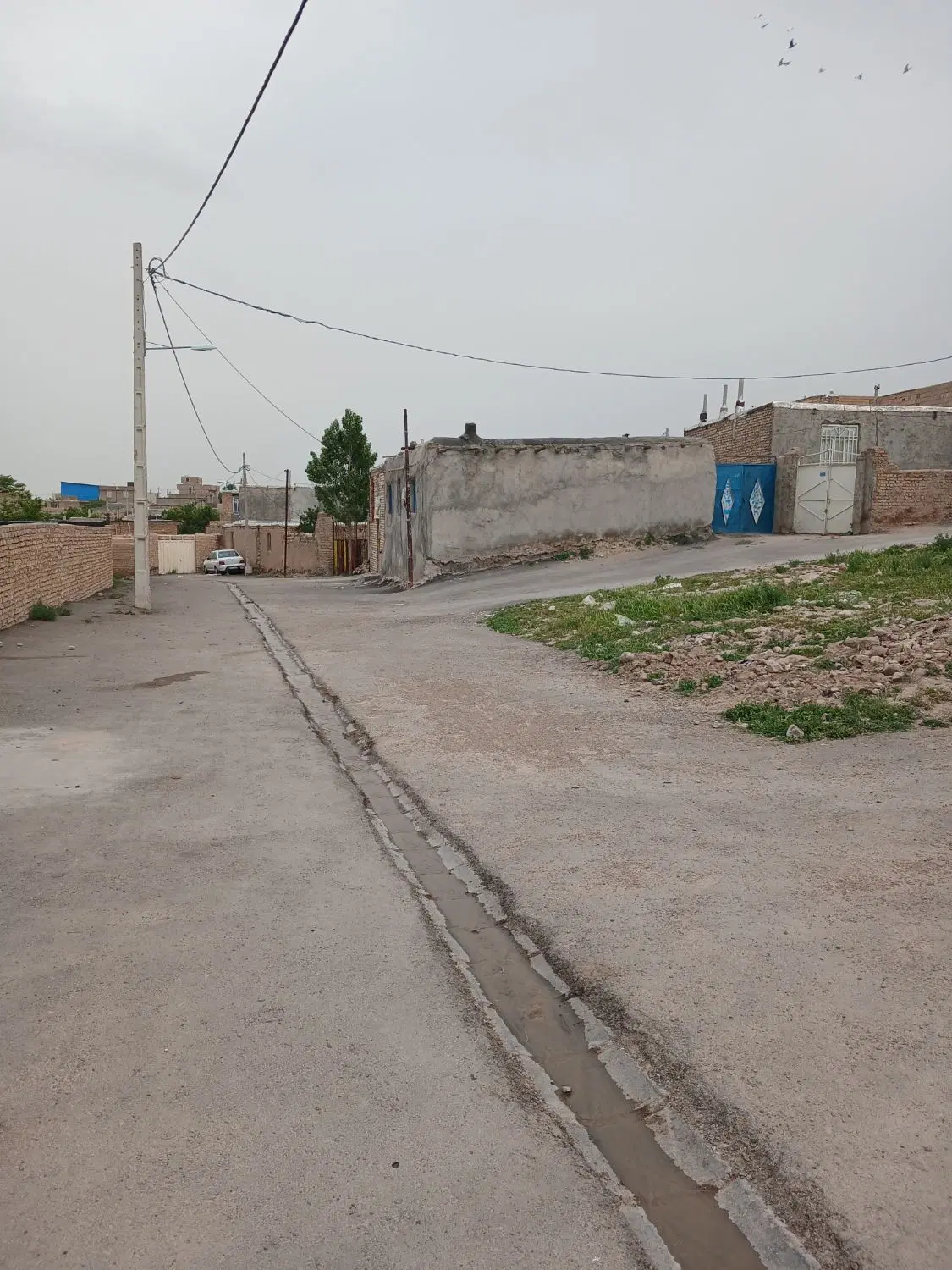 یه زمین سند دار در روستای کهنه فرود