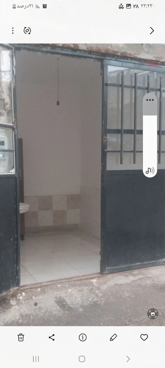 مغازه ۱۲متری اجاره داده میشود
