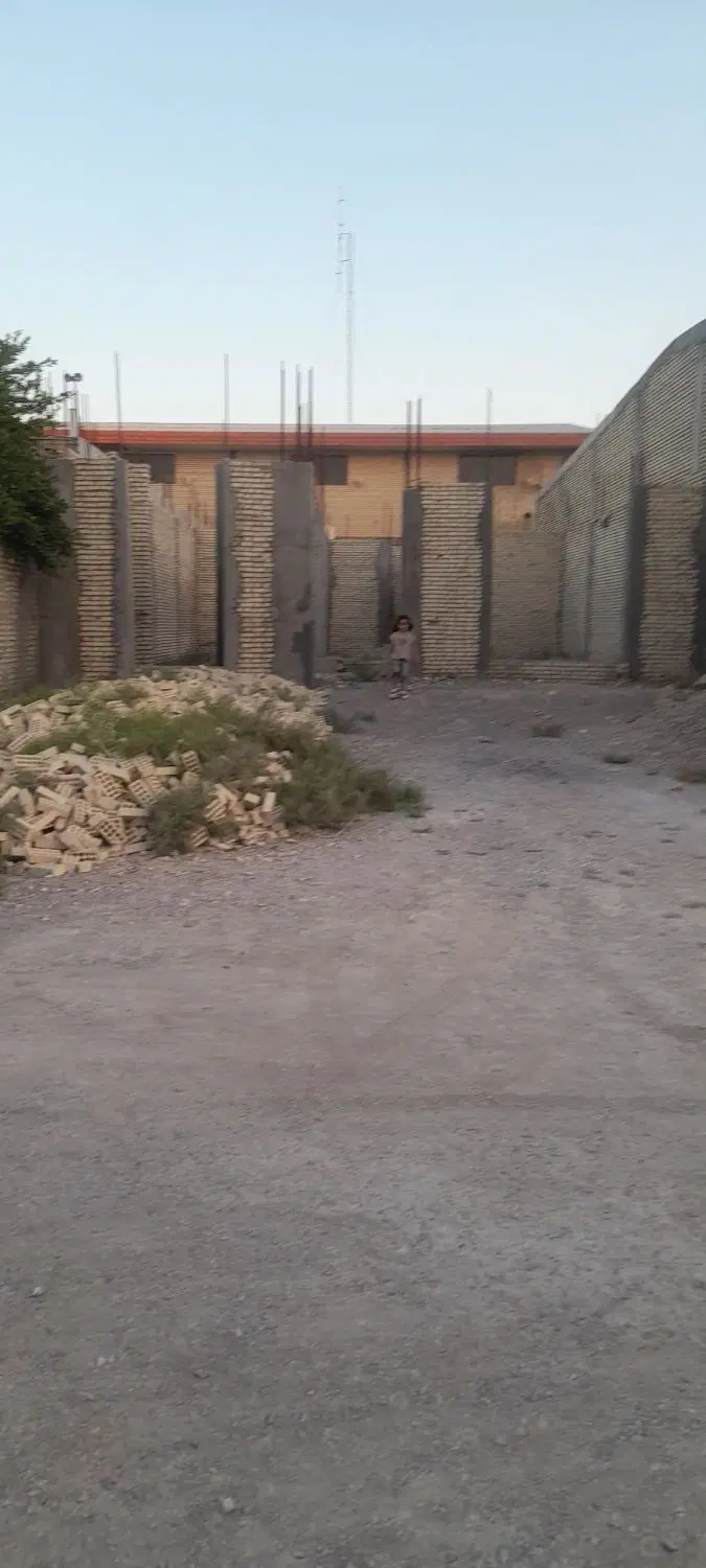 زمین نیمه ساخت