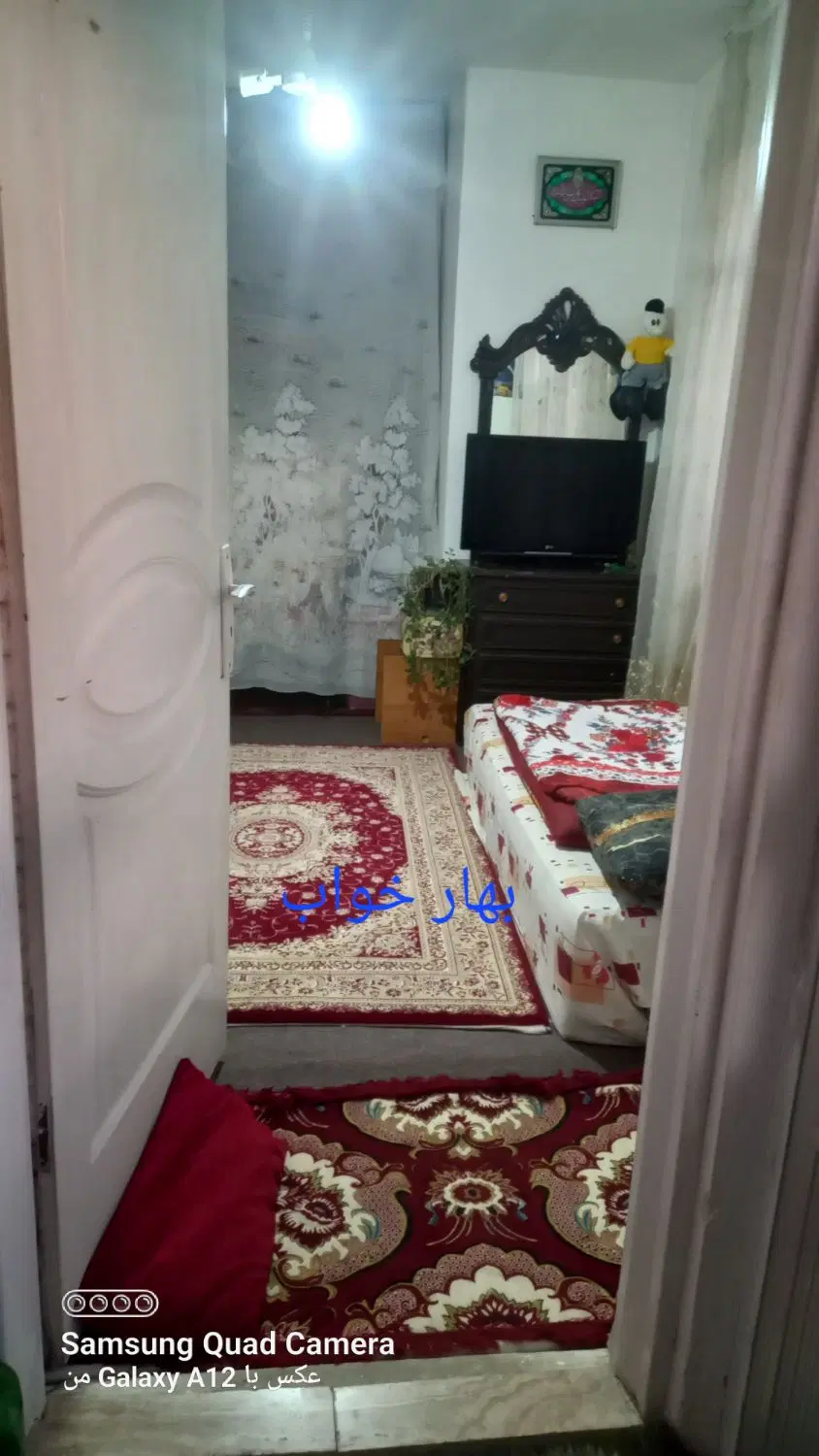 حیاط مسکونی دو طبقه ونیم