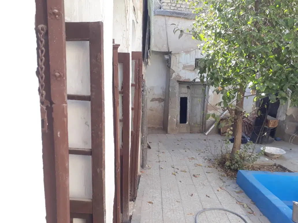 اجاره منزل قدیمی دربست 240متری خیابان عبدالرزاق