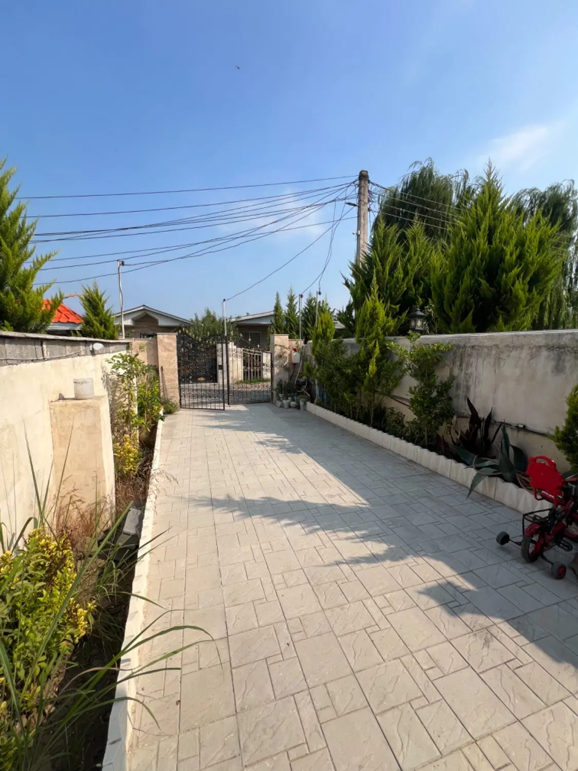 ویلا فلت باغچه ای180متری جنگلی فول مبله سنددار