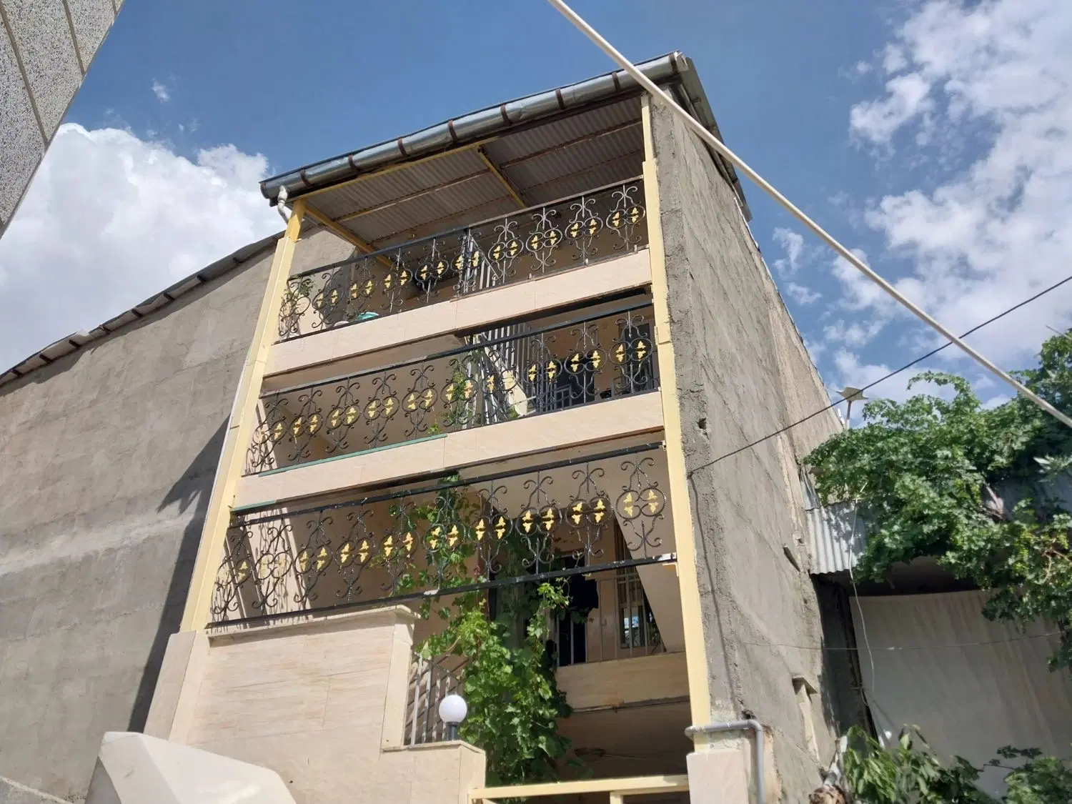 ب علت جابجای واسه فروش گذاشتم