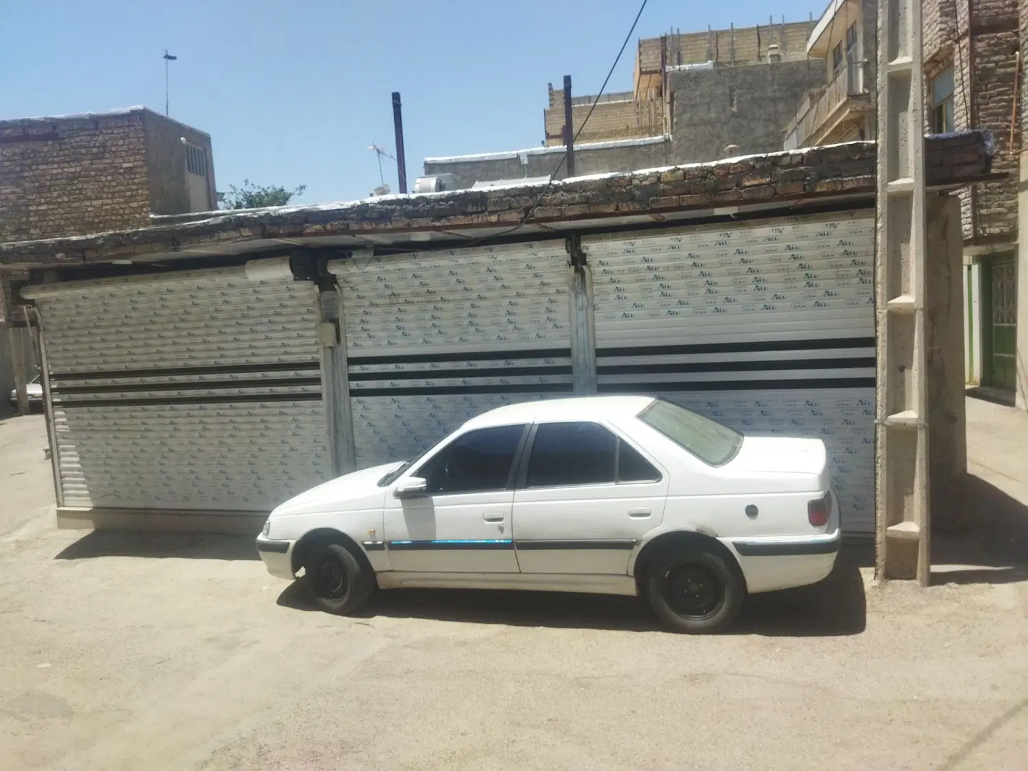مغازه سه باب