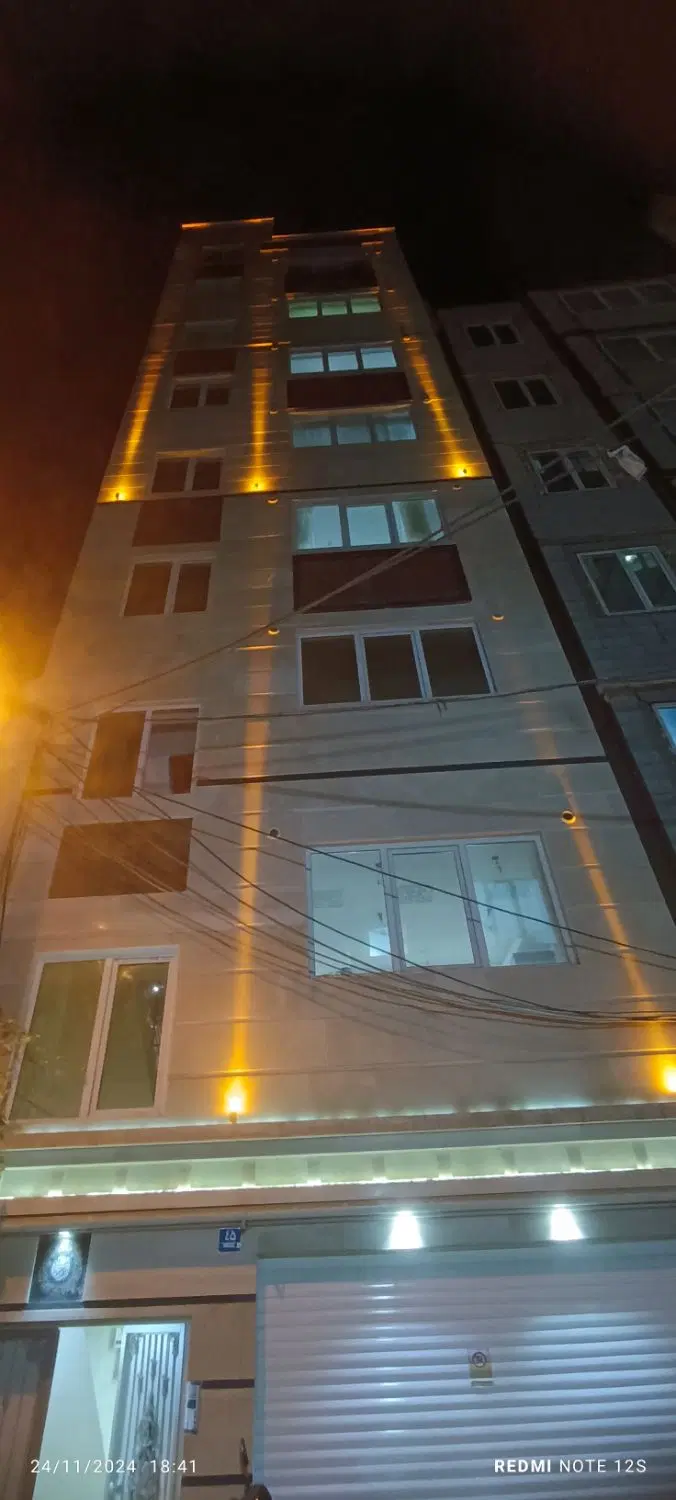 آپارتمان تک واحدی مهندسی ساز اکازیون طبقه اول