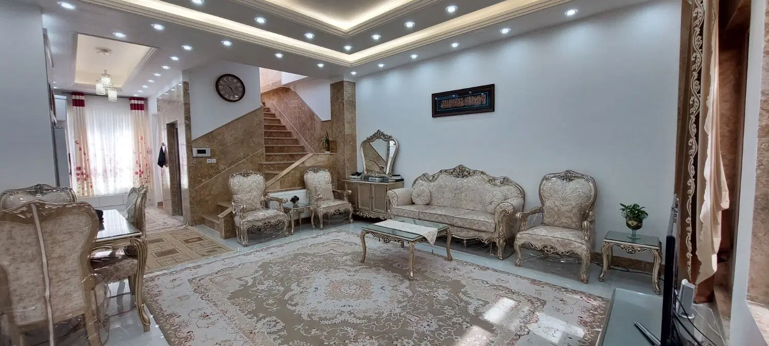 آپارتمان سه طبقه بلوارامین ۱۹۰متری
