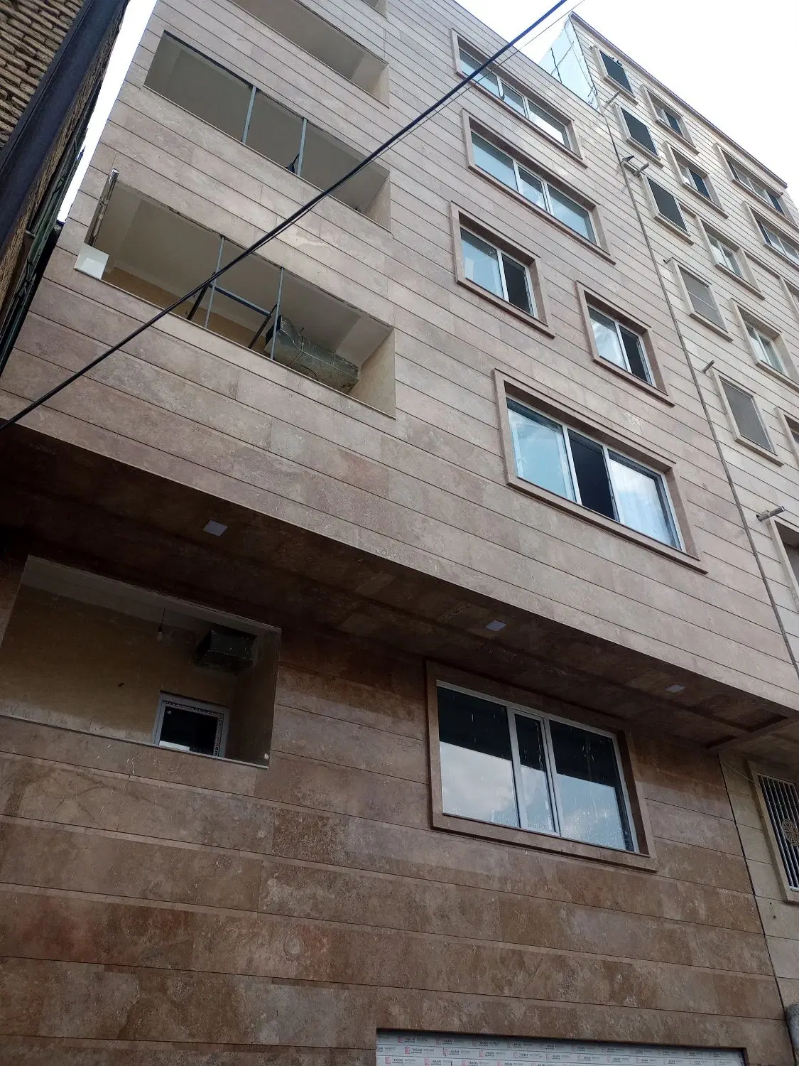 واحد 75 متری پارکینگ انباری آسانسور