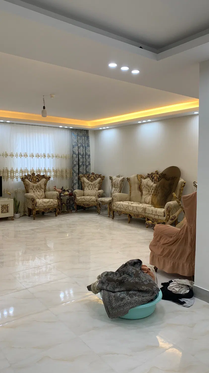 واحد ۱۰۵ متر دروازه مشگین  خیابان اصلی