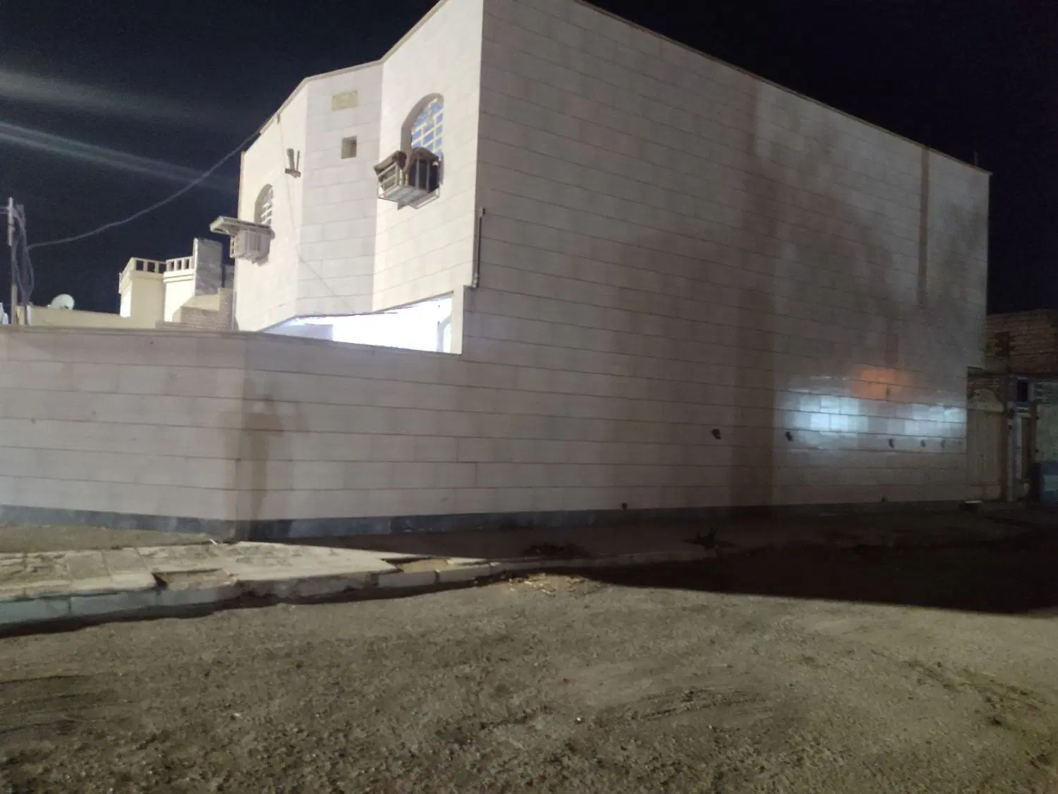 فروش خانه دو طبقه مناسب سکونت