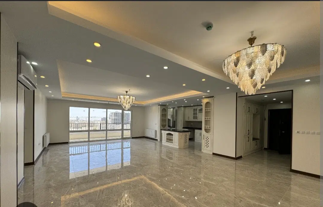 ۱۴۳ متر _ تاپ لوکیشن _ پنچره ها قدی