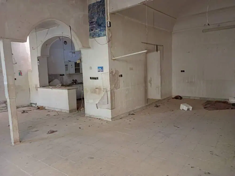 منزل حیاط دار قدیمی - 230متر زمین در 2 طبقه