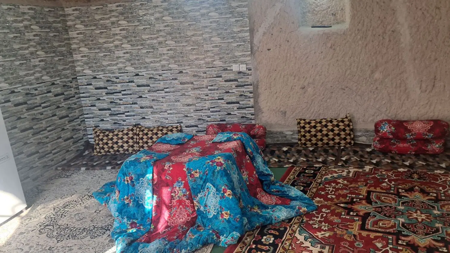 اجاره سوئیت صخره‌ای در کندوان