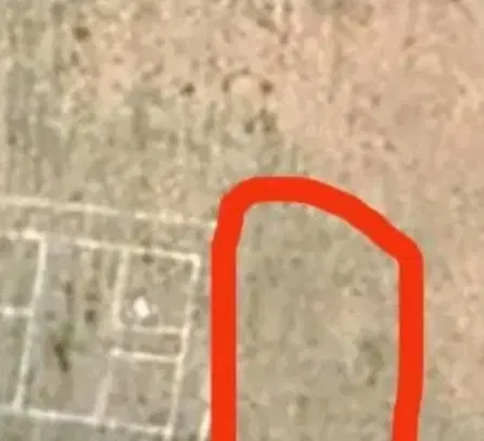 زمین در بیجانه