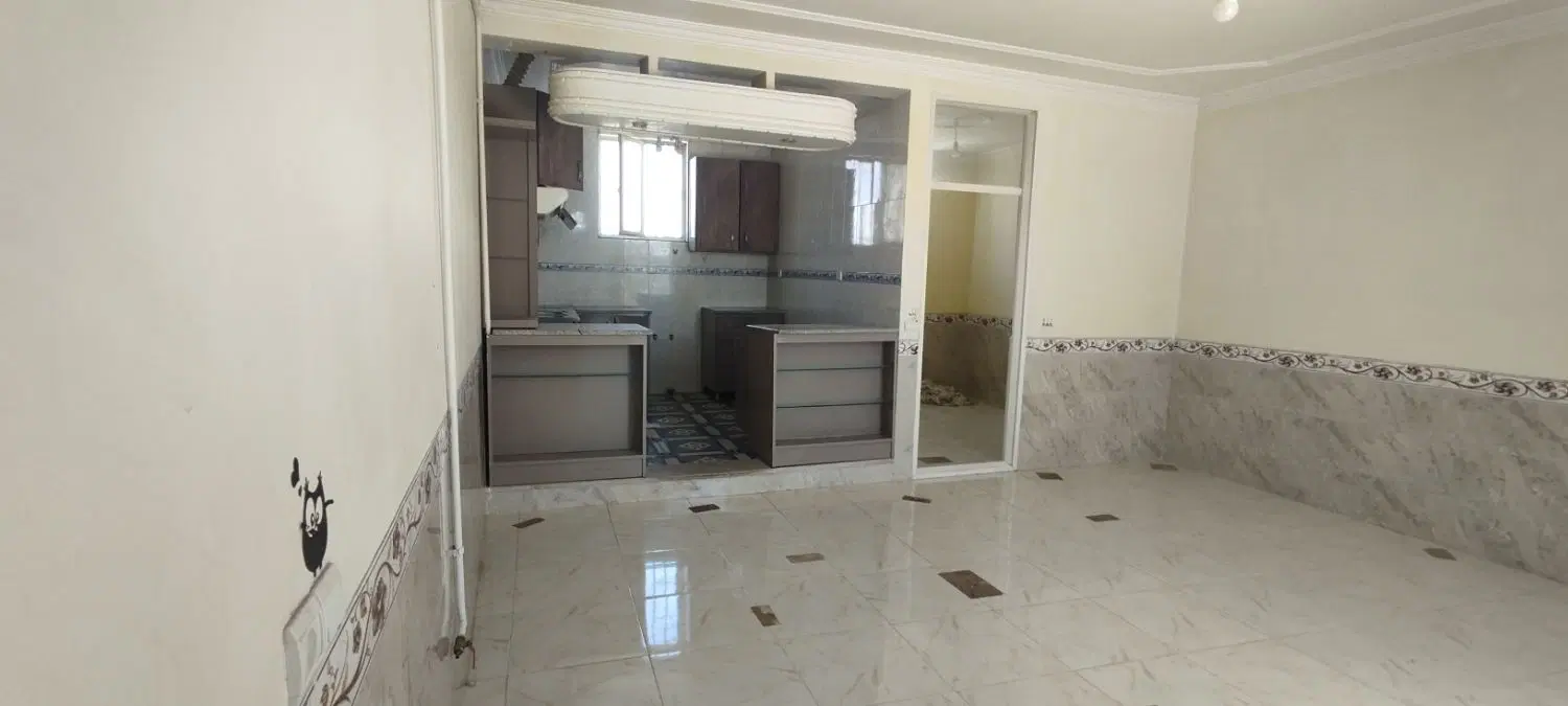 خانه اجاره ای در حکیم 18