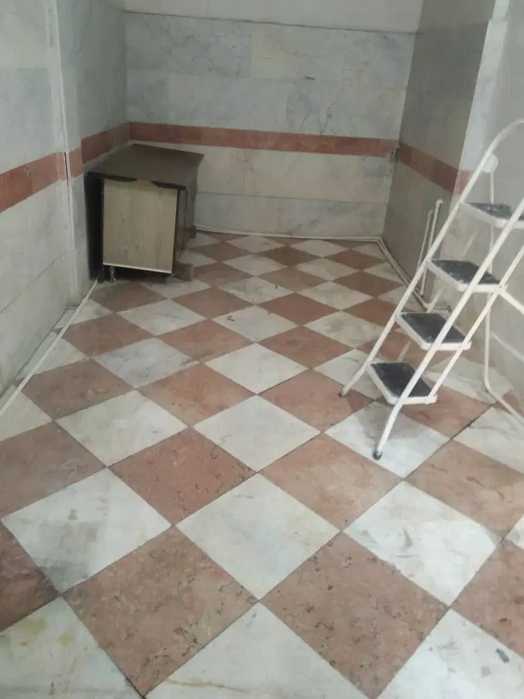 فضای 15متری با کاربری پارکینگ یا انباری