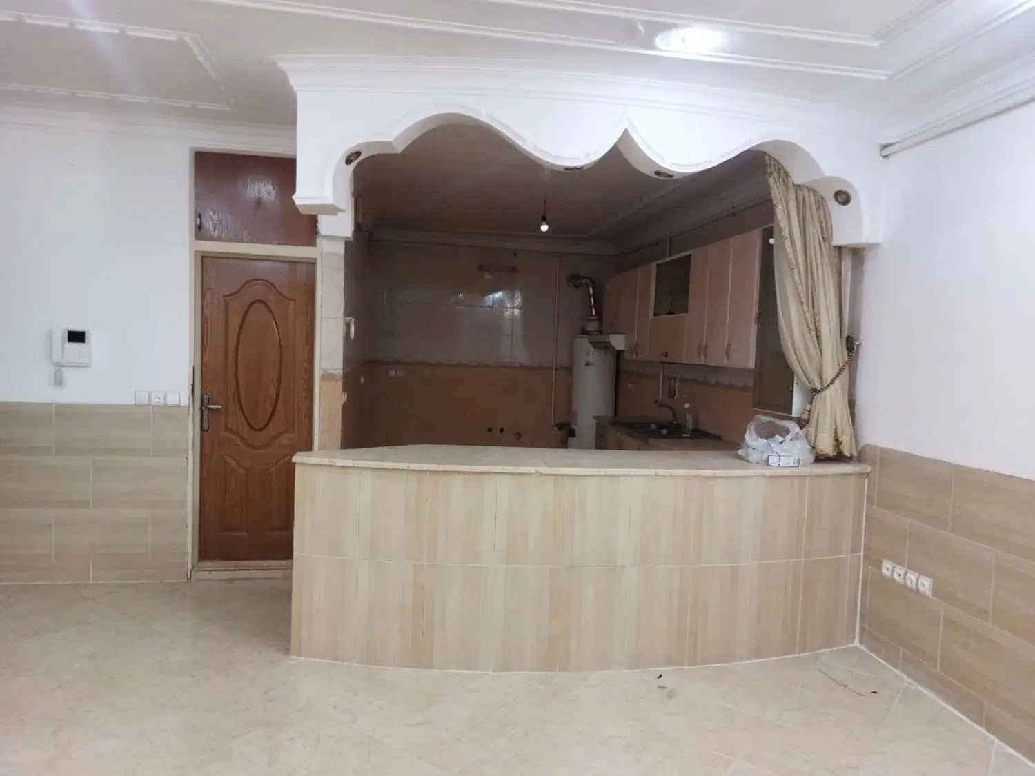 اجاره زیرزمین ۱۵۰ متری اکرمیه