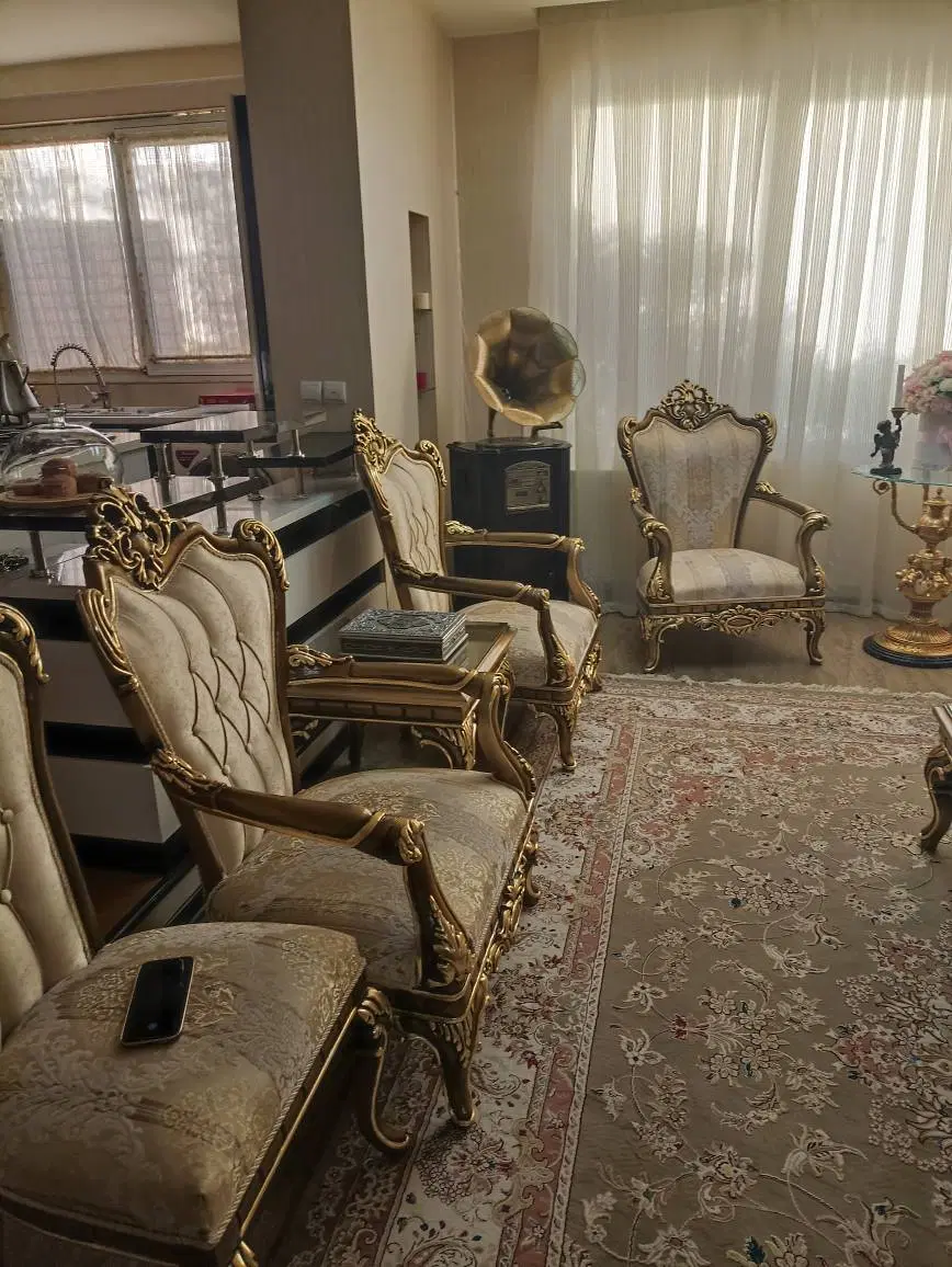 واحد ۱۲۰ متری مرکز شهر روبروی بیمارستان امام