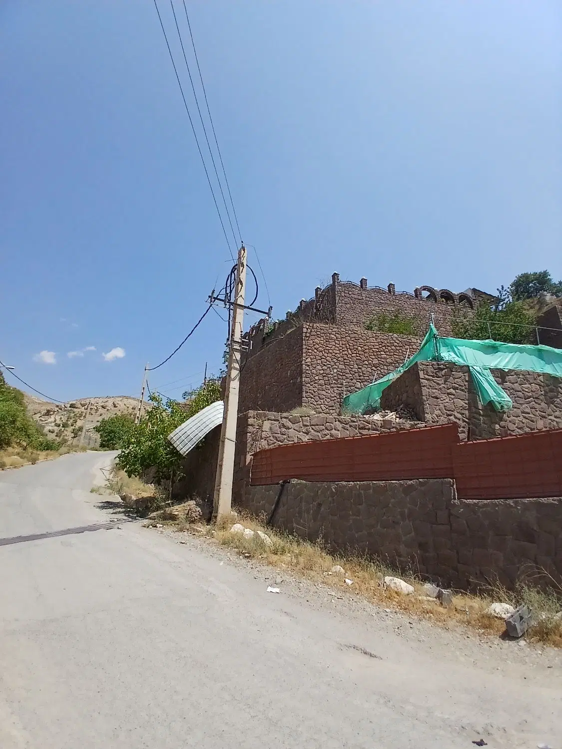 ۸۵۰ متر _ تراس بندی _ بدون مشرف _ با دید بی‌نظیر