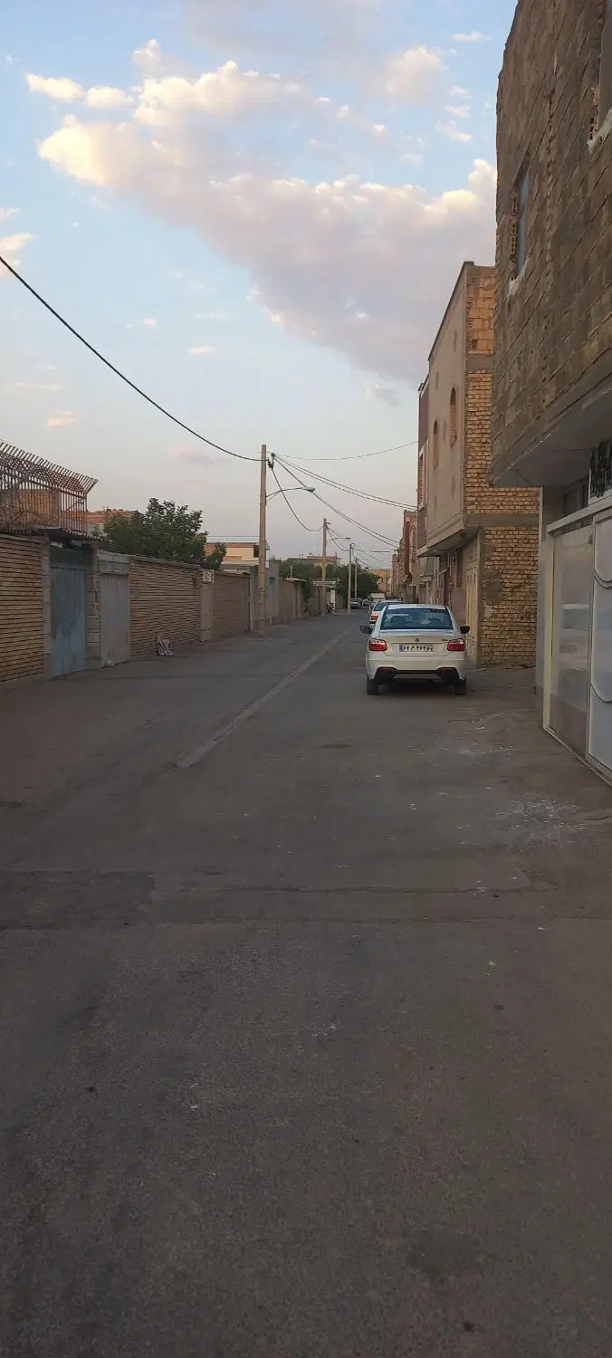 زمین مسکونی ۱۴۰ متری آماده ب ساخت نجف آباد