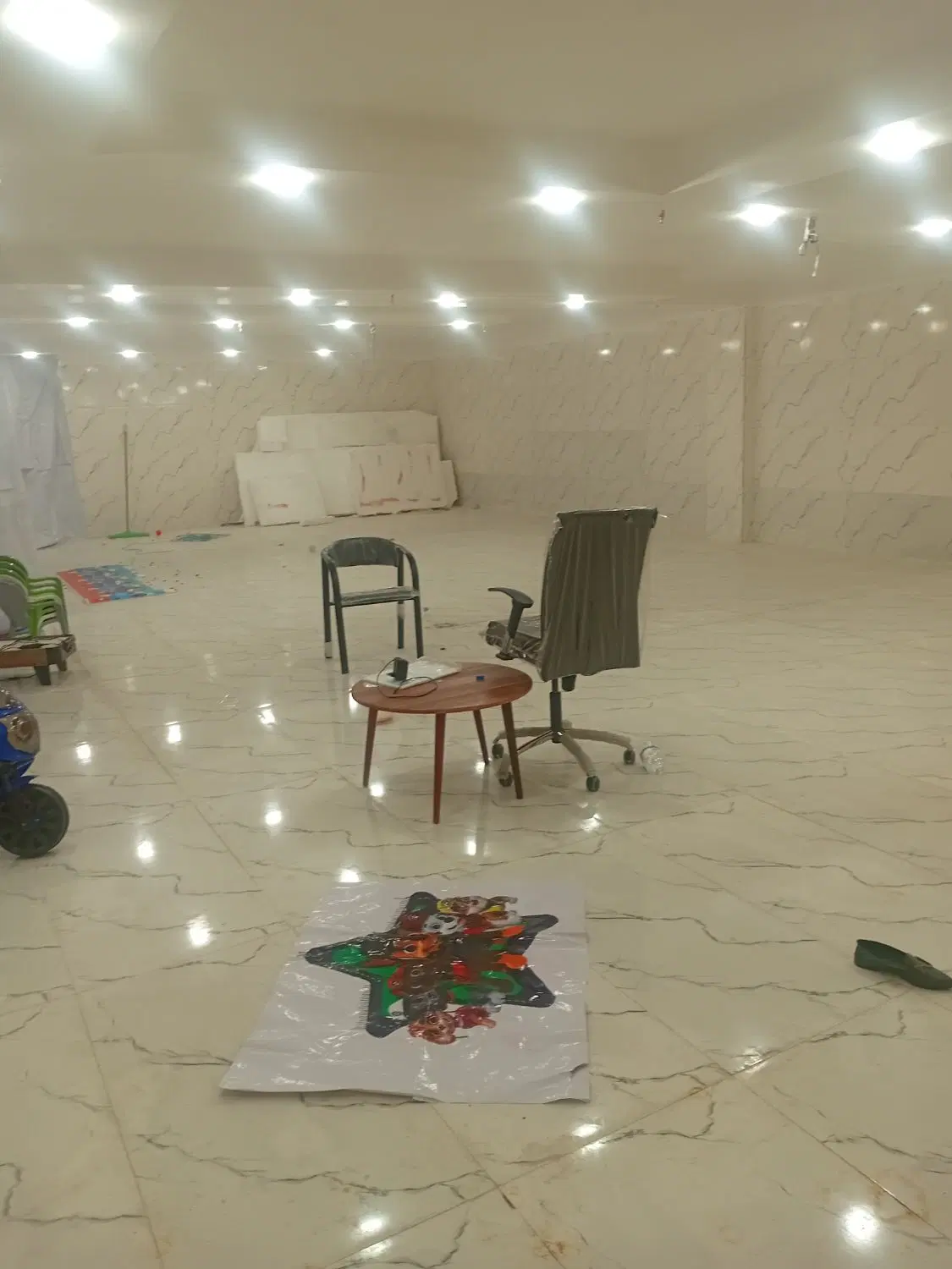 سالن فلت 180 متر
