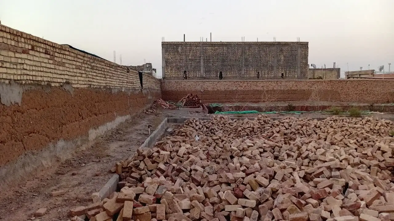 زمین ۲۵۰ متری نبش بلوار طبیعت شمالی راوند