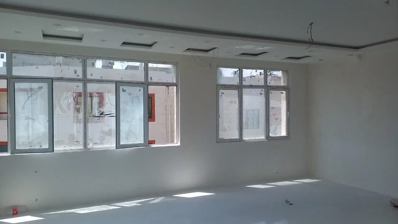 سرافرازان ۱۴۵ متری تک واحدی