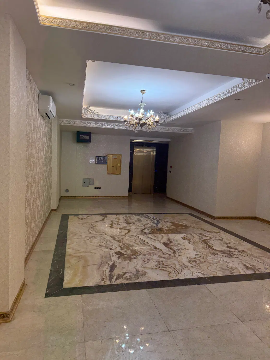 اپارتمان ۱۵۴ متر هنرستان ( صارمی )