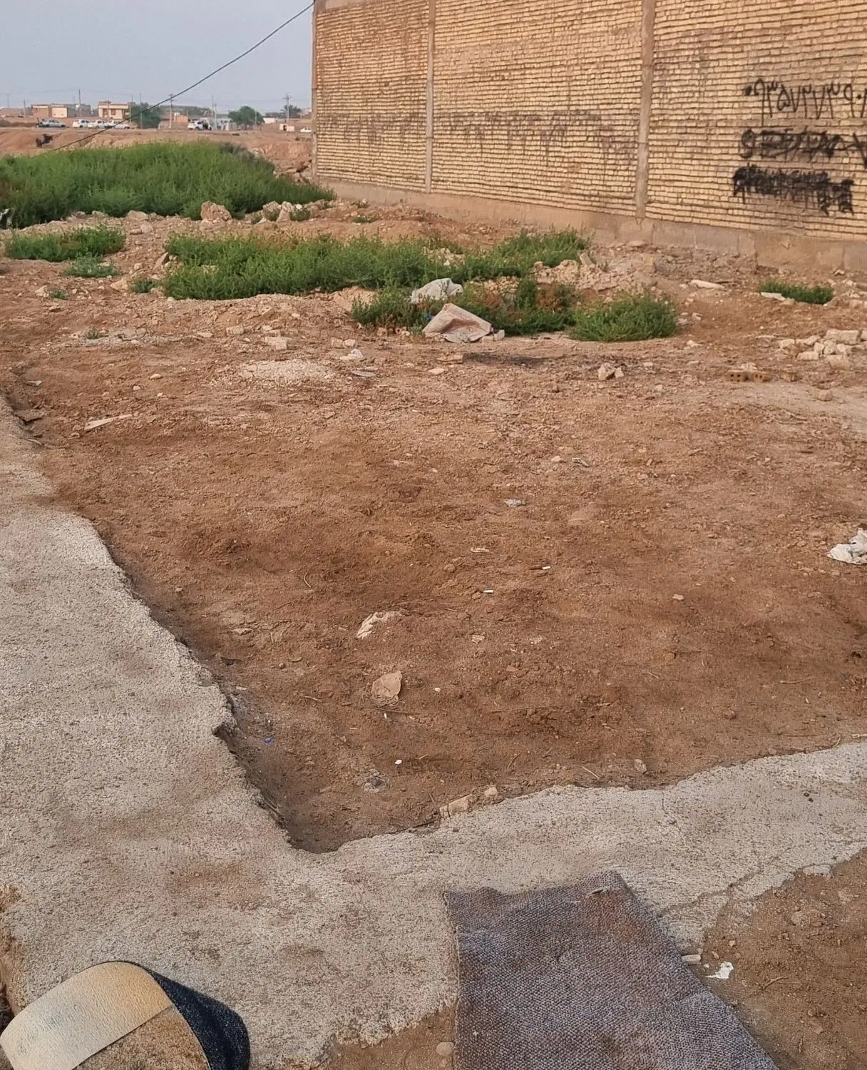 یک قطعه زمین بمساحت ۳۰۰متر