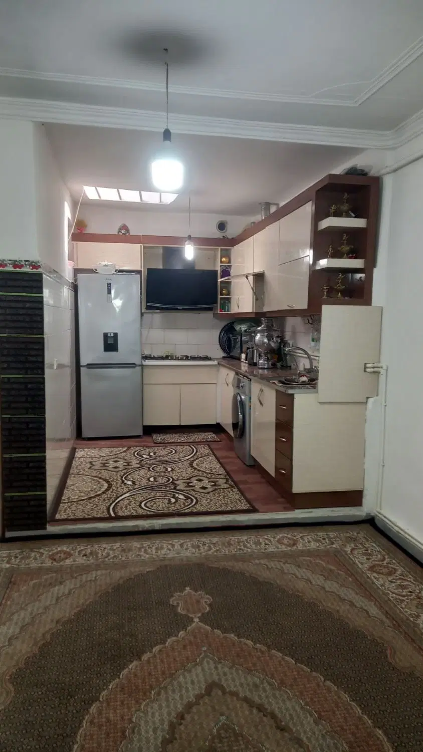 خانه با مغازه