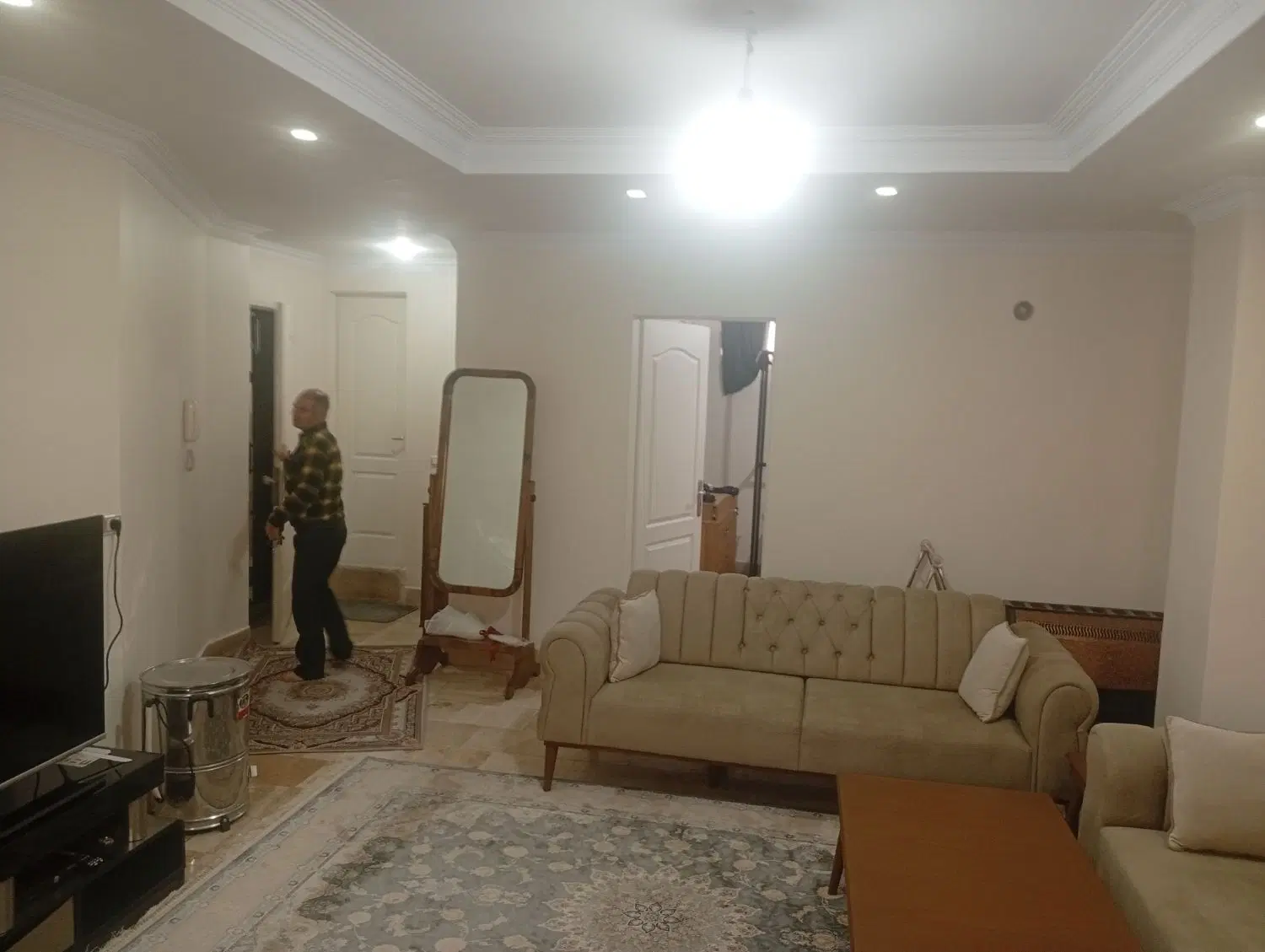 67متری حیاط دار اجاره در عباس اباد