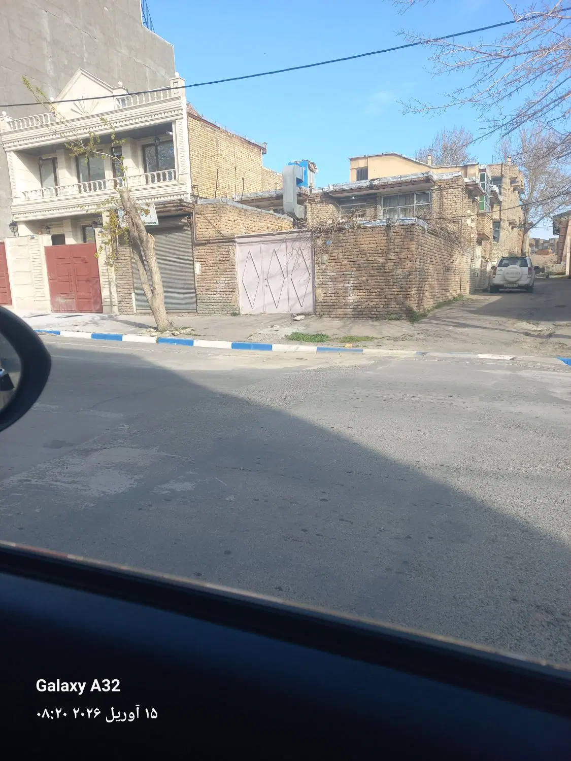 ساختمان تجاری و مسکونی