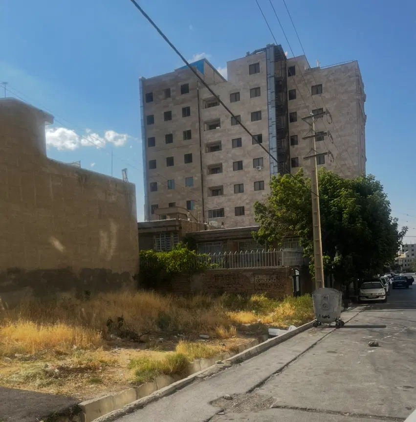 زمین بر فضلا
