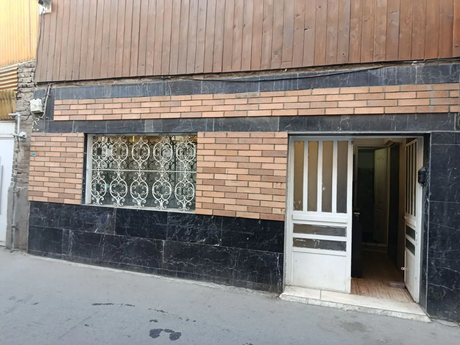 اجاره واحد حدودا 40متر سند مسکونی موقعیت اداری