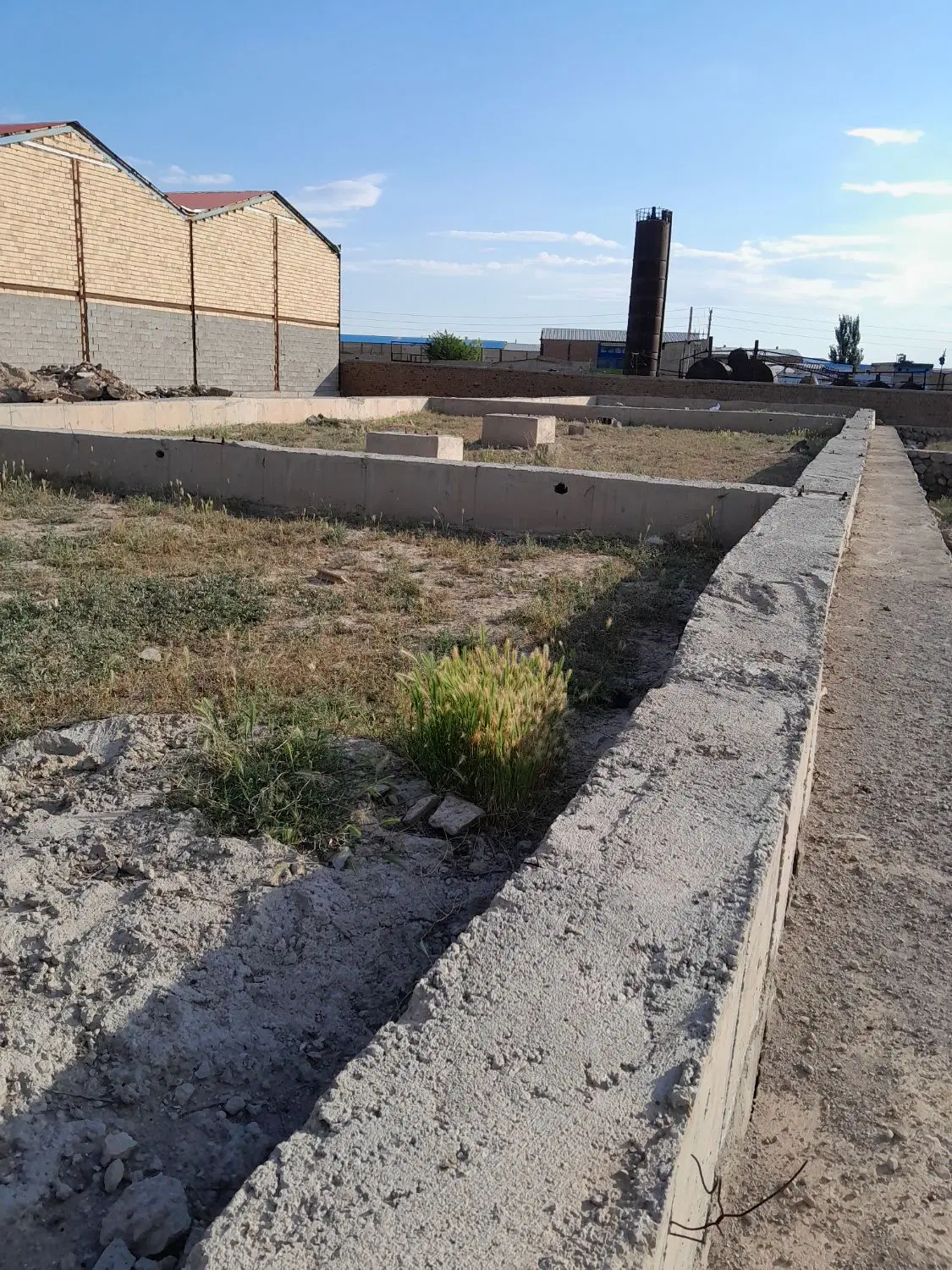 زمین کارگاهی در بالمعروف
