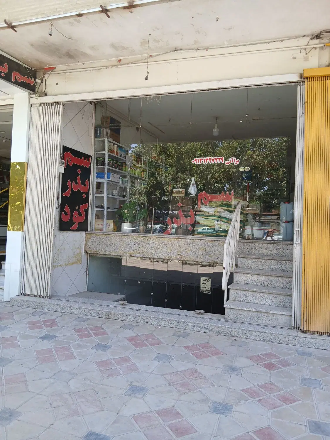 اجاره مغازه  ۶۰ متری بر خیابان جی شرقی