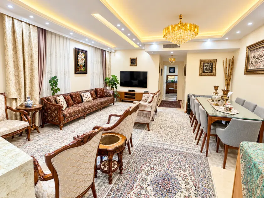 ۸۲ متر دو خواب فلکه سوم تهرانپارس