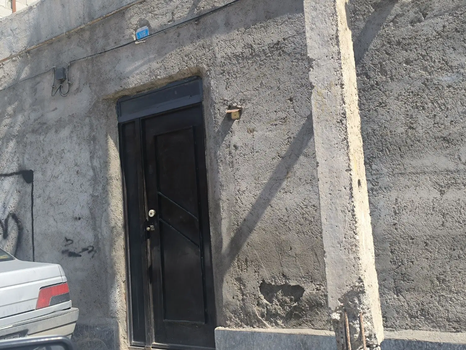 خانه کلنگی قابل نشیمن میراشرف کوچه حضرتی یک