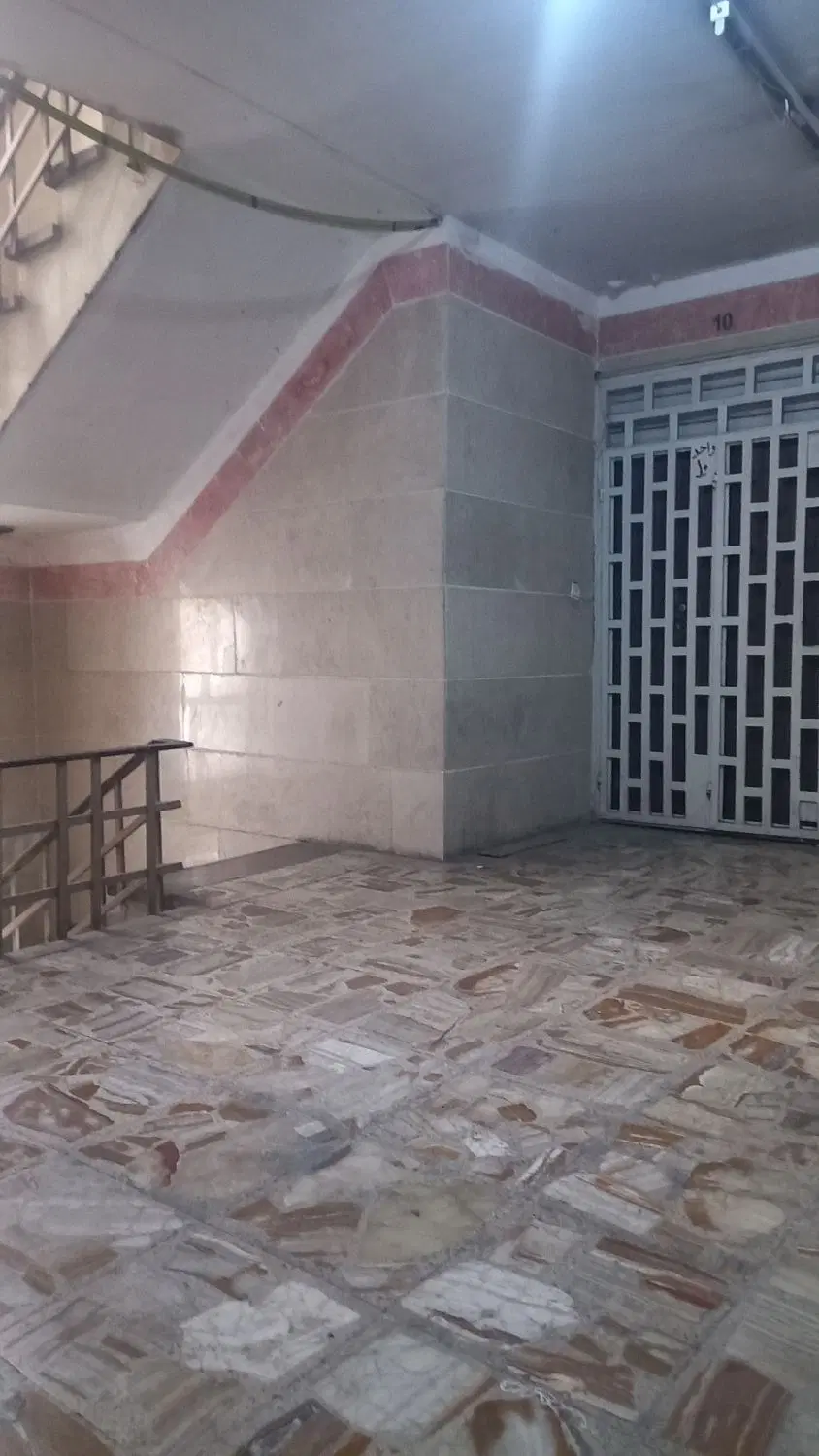یک واحد آپارتمان یک تیکه