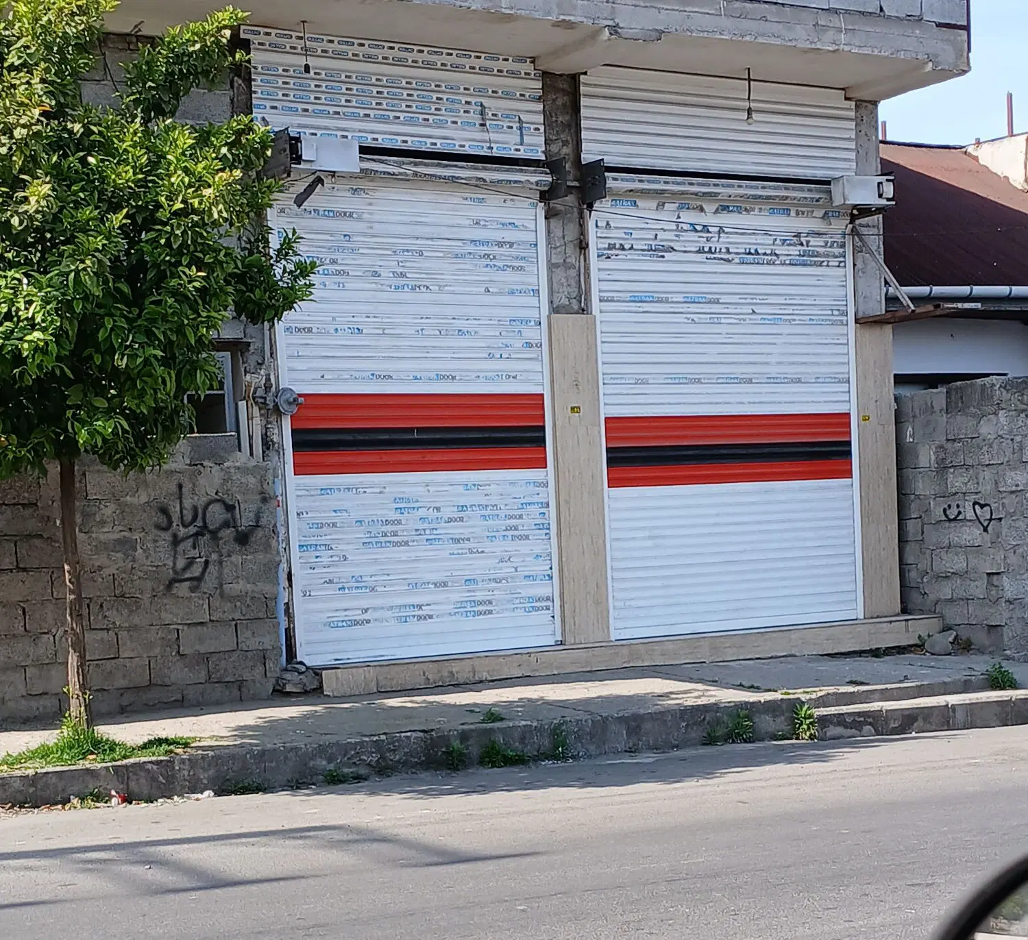اجاره یک باب مغازه دو دهنه