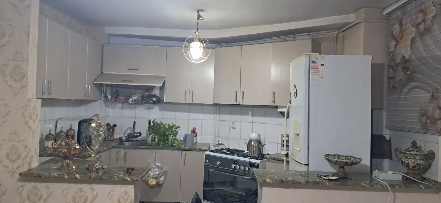 آپارتمان حصارک بالا