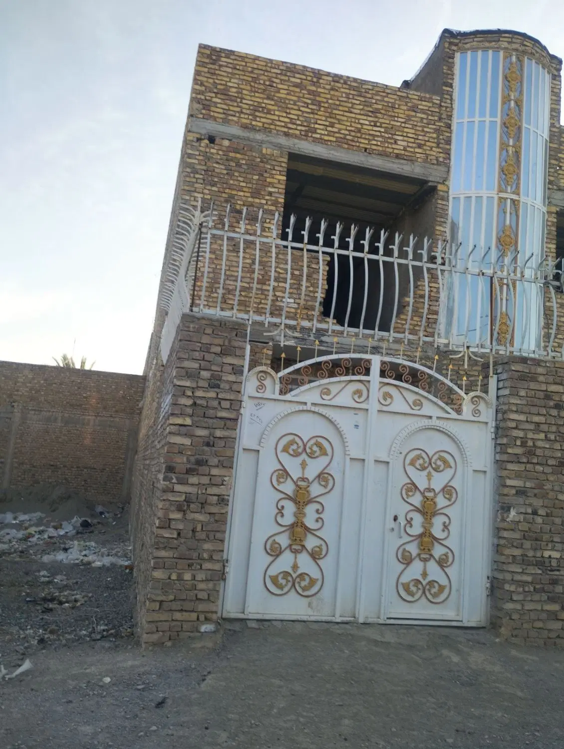 زمین. هوشک شهید ریگی  کوچه. نانوایی.