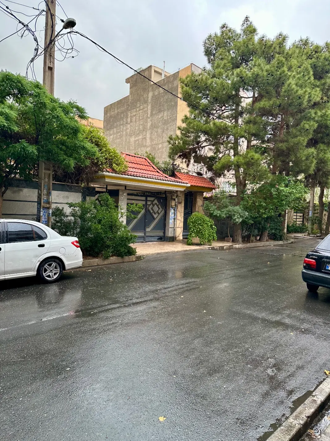 ویلایی ۴۲۰ متر زمین با ۳۵۰ متر بنا در ۲ طبقه