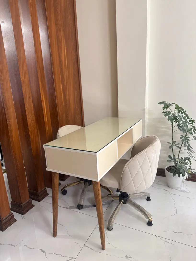 اجاره میز ناخن