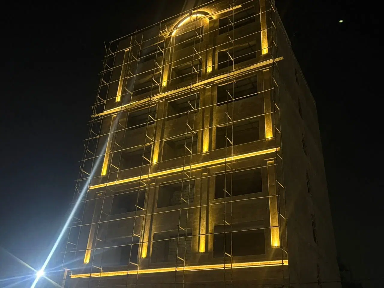 آپارتمان ۱۲۳ متری رو به نما