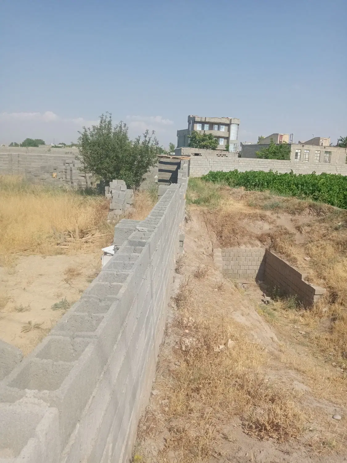 500متر زمین چهار دیواری