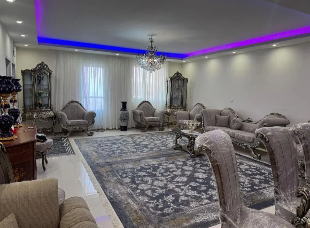 آپارتمان ۸۷ متری میرزایی